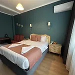 Waterfront Apartment By The Tram - Terrace With Dome & Golden Horn View In Fatih