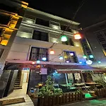 Galatagreenapplehotel
