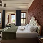 Levant Pension De Luxe
