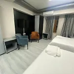 Retrol Hotel