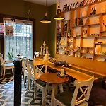 Gaia Art Hostel Hotel