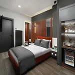 Second Suit Hotel