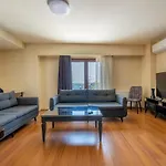 Central 1-Br Apartment With Sea View Near Galataport