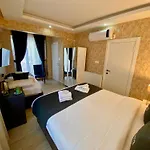 Honey Hotel