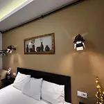 Taksim Holiday Inn Suite
