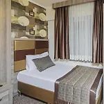 Pera Arya Hotel
