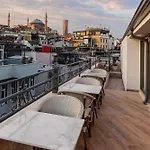 Azade Premier Hotel