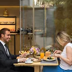Upsuites Hotel