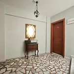 Sultanahmet Enjoyer Suit