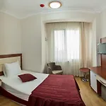 La Garden Hotel