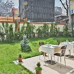 La Garden Hotel