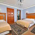 Side Hotel
