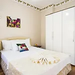 Blue Mosq- Luxury & Cozy Homes