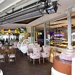 Grand Plaza Hotel