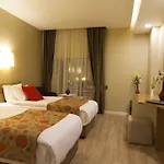 Grand Plaza Hotel