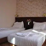 Center Hill Hotel