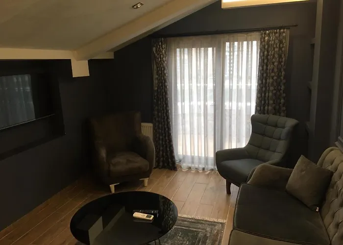 Hola Suites Hotel