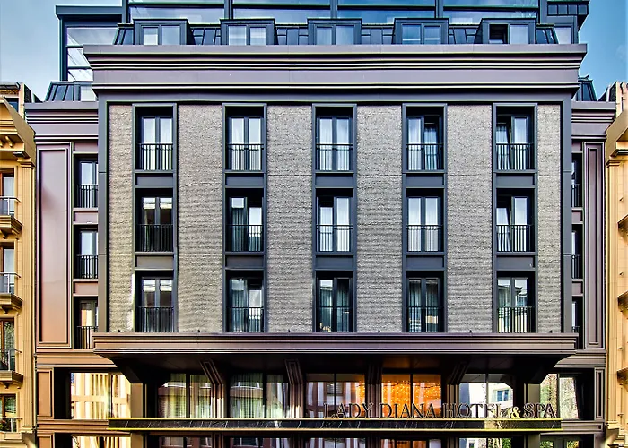 Lady Diana Hotel