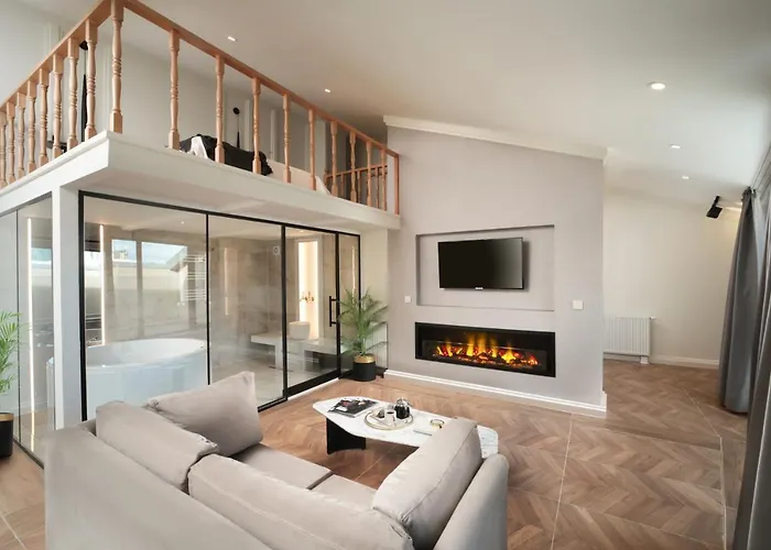 Gatto Suites&Residence