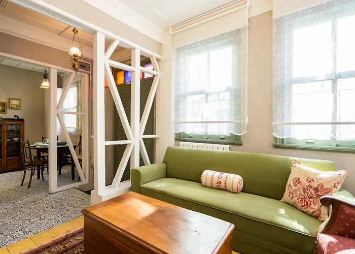 Nice Apartment Near Golden Horn
