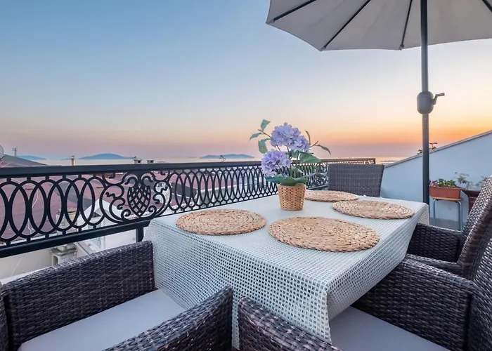 Peaceful Flat With Adalar View, Balcony And Terrace In Maltepe