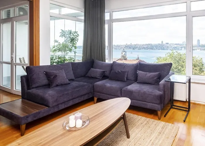 Apartment With A Panoramic Bosphorus View