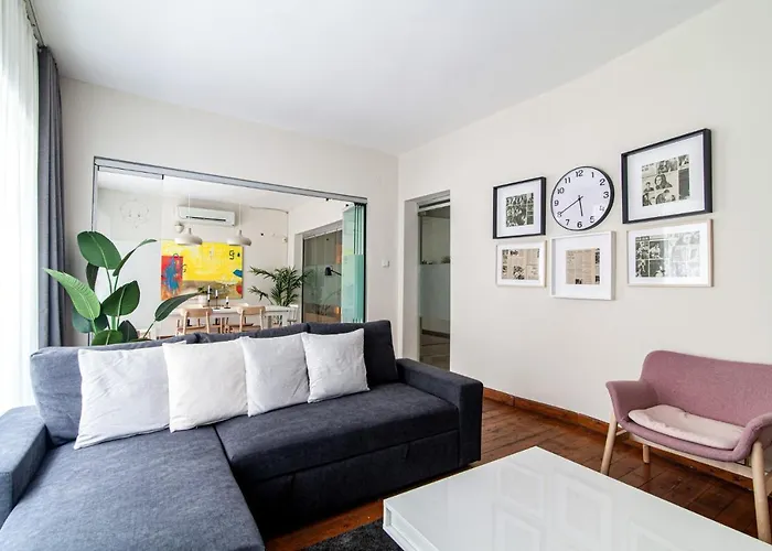 Sleek Flat Within Walking Distance To Pera Museum