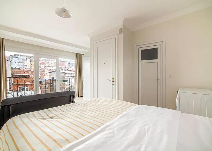 Studio Flat With Terrace In Balat, Fatih