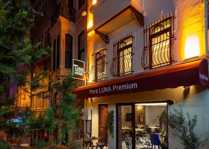 Pera Luna Premium Hotel