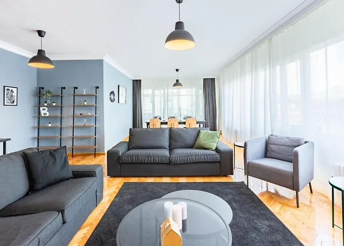 Lovely Flat With Great Location In Sisli