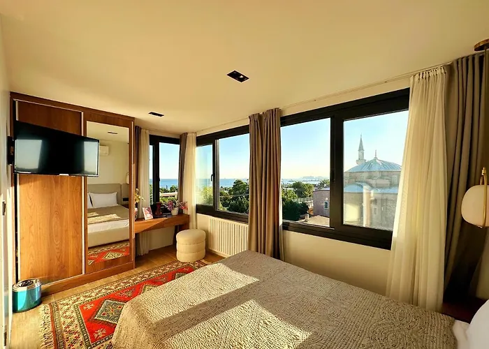 Sultan Pier Hotel