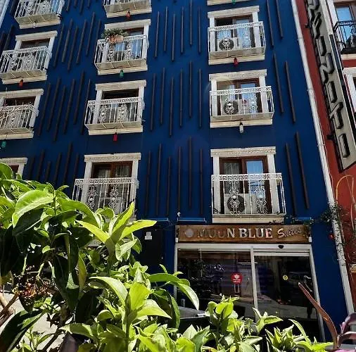Moon Blue Hotel