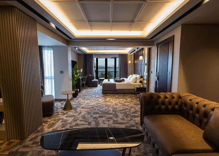 Tonight Hotel Port
