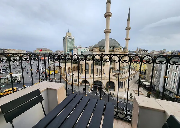 Taksim Landhouse Hotel