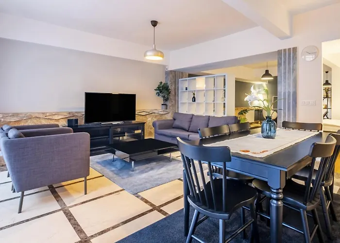Studio Flat With Lovely Backyard In Nisantasi
