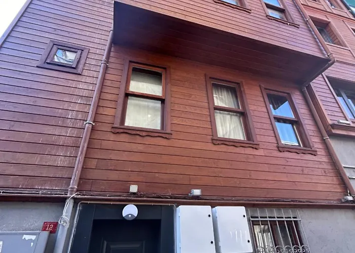 Constatntinos Suites Hotel