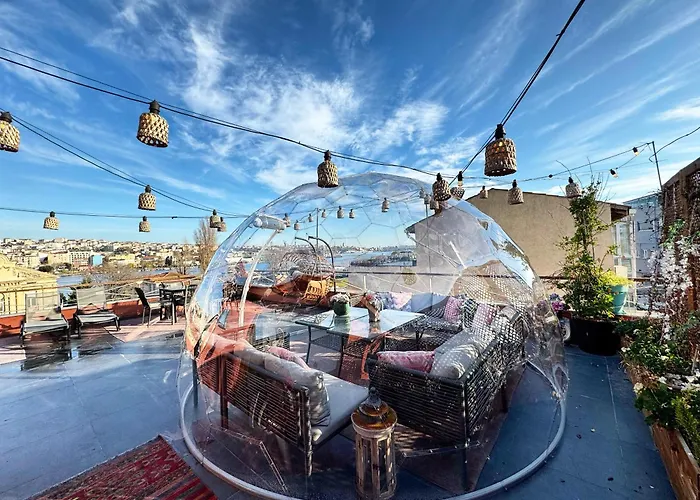 Waterfront Apartment By The Tram - Terrace With Dome & Golden Horn View In Fatih