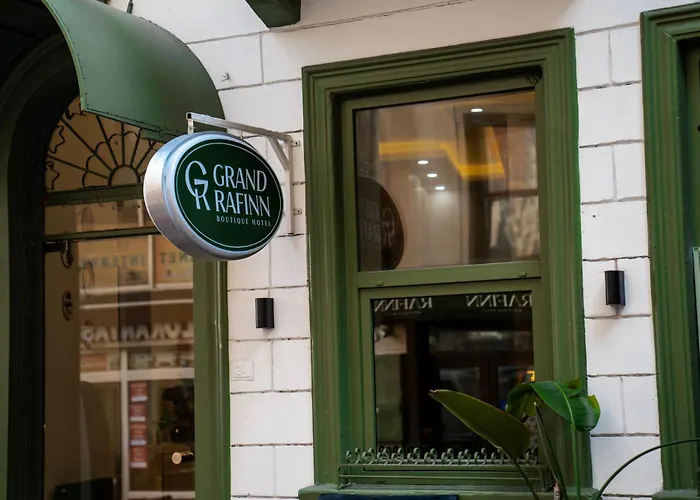 Grand Rafinn Boutique Hotel