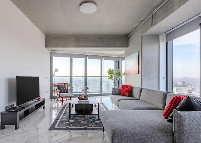 Beautiful Elegant 1Bd Private Terrace Gem! #333