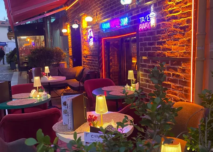 Golden Arrow Old City Hotel