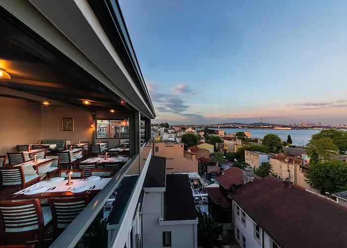Azade Premier Hotel