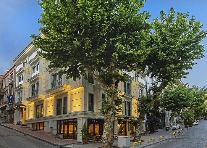 Grand Naki Hotel