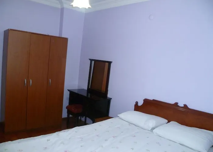 Ekim Apart
