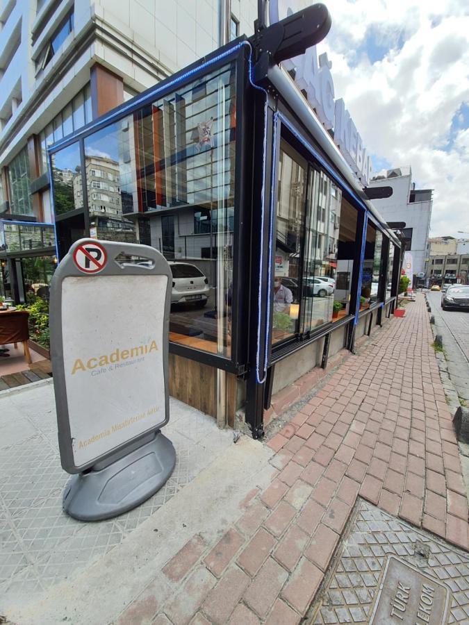Academia Aparthotel