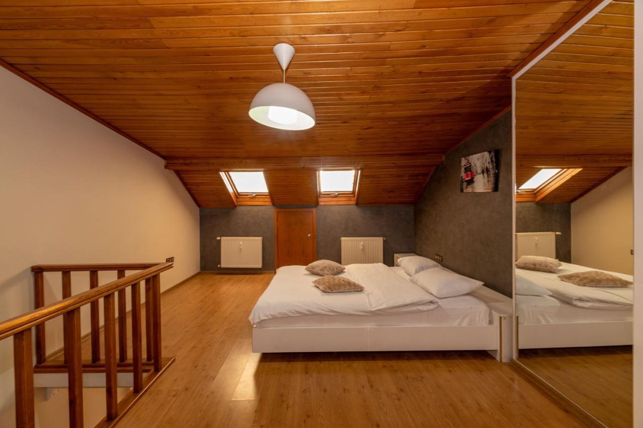 Opera House Hotel 2*