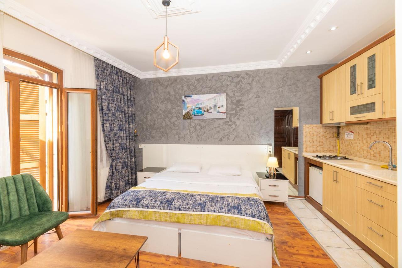 Opera House Hotel 2*