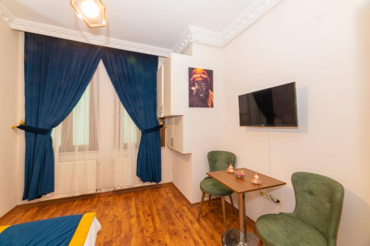 Opera House Hotel 2*