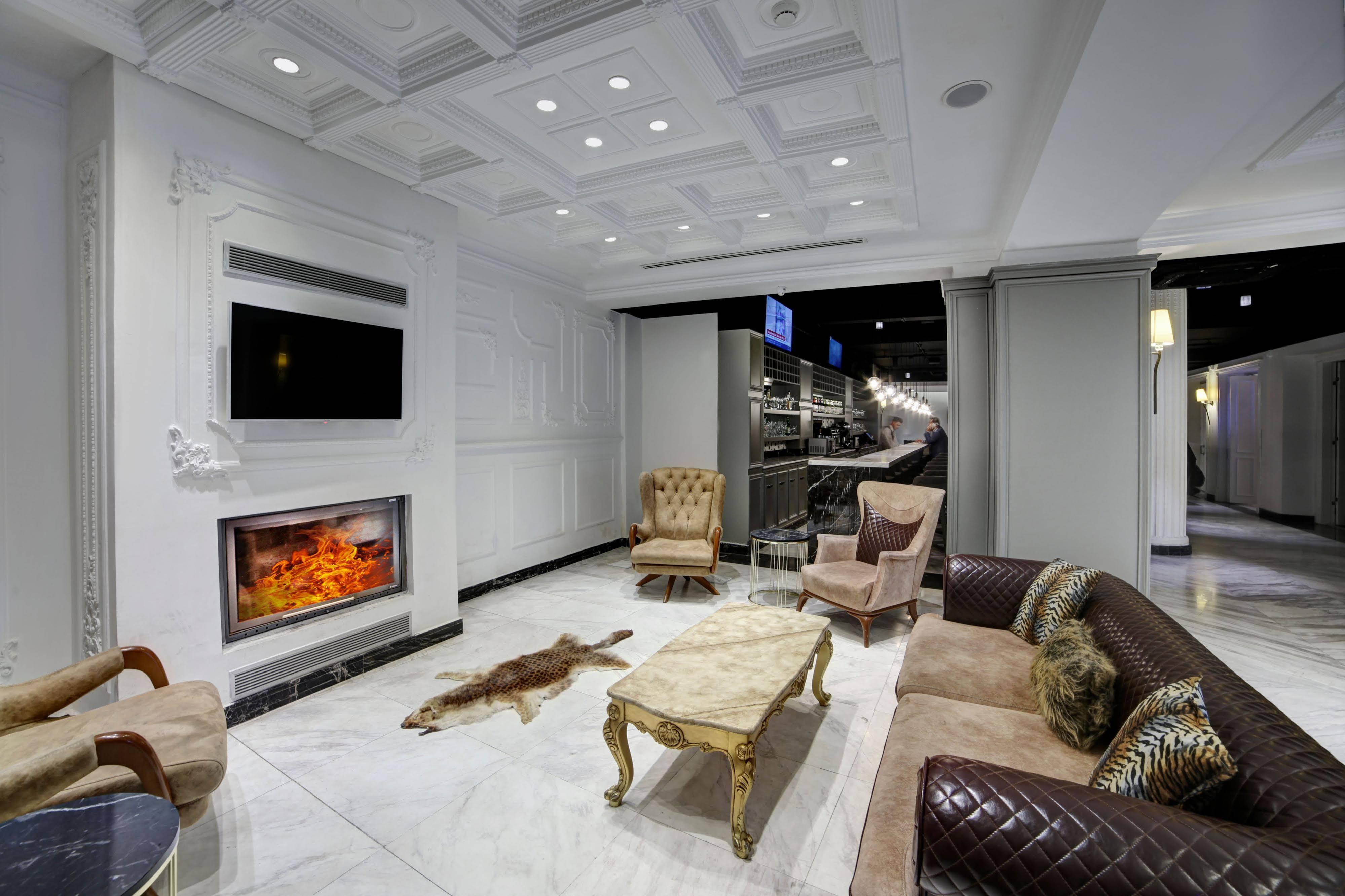 Hotel White Monarch