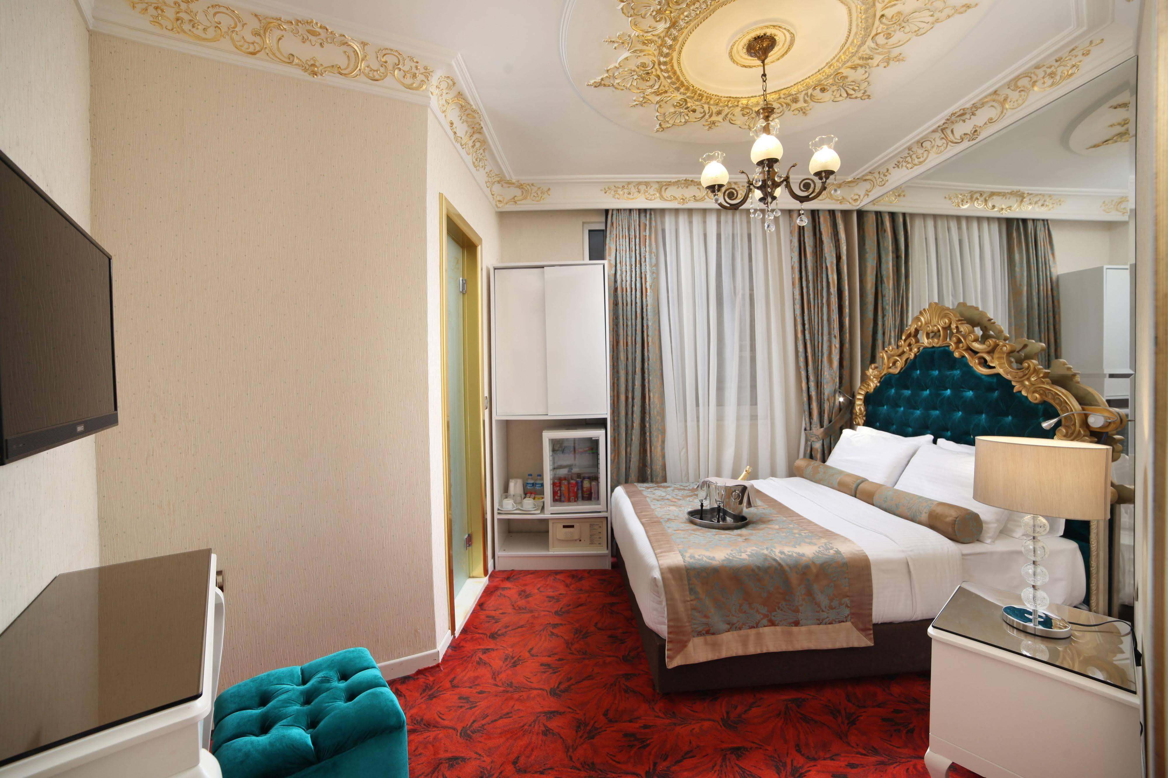White Monarch Hotel