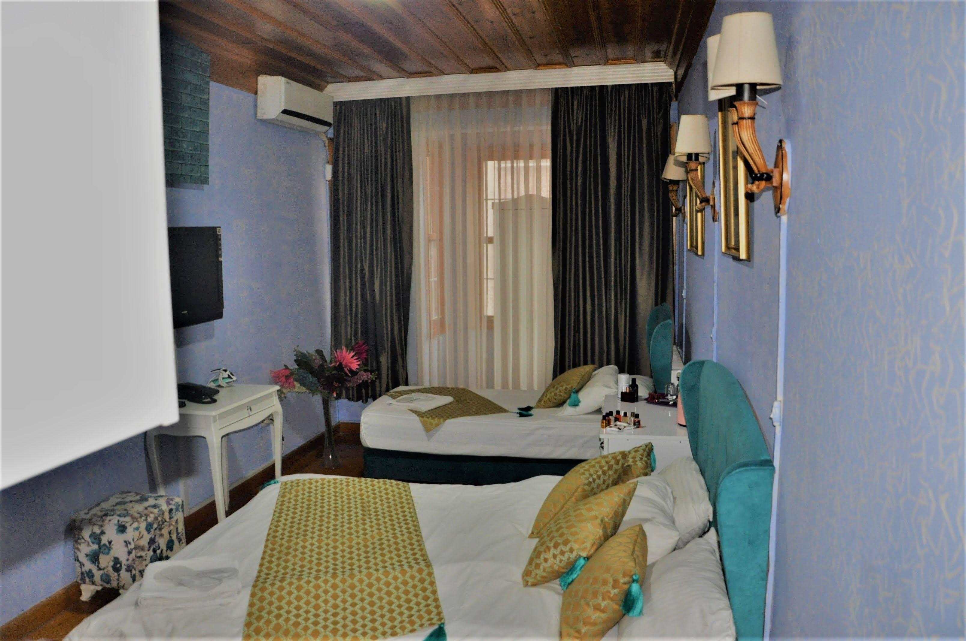 Otel The Trip Old 3*